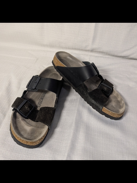 Birkenstock Shoes - Black Size 40 EU / 9 US  Birkenstock Arizona Split sandals